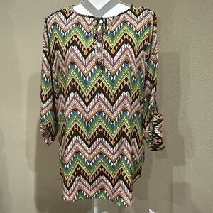 SIGNATURE STUDIO Colorful Print Blouse with buttoned sleeves(permanent), EUC!